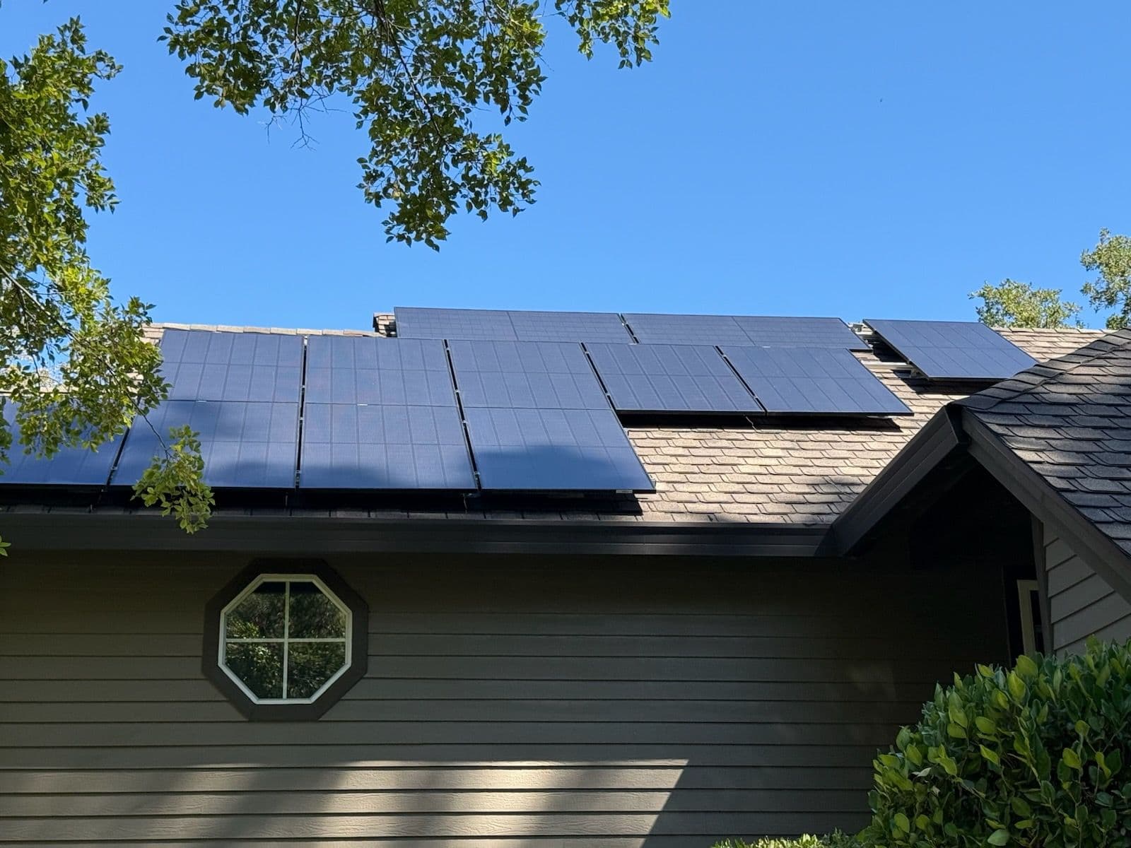 Elevate Energy Efficiency with Our Solar Shine Service