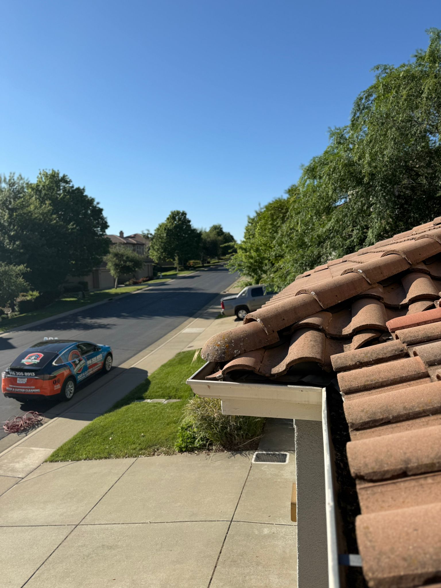 residential Gutter cleaning services Sacramento